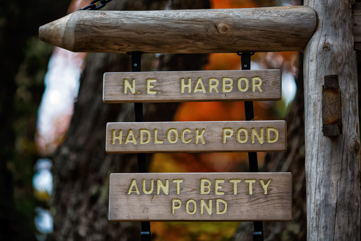 Carriage road signpost